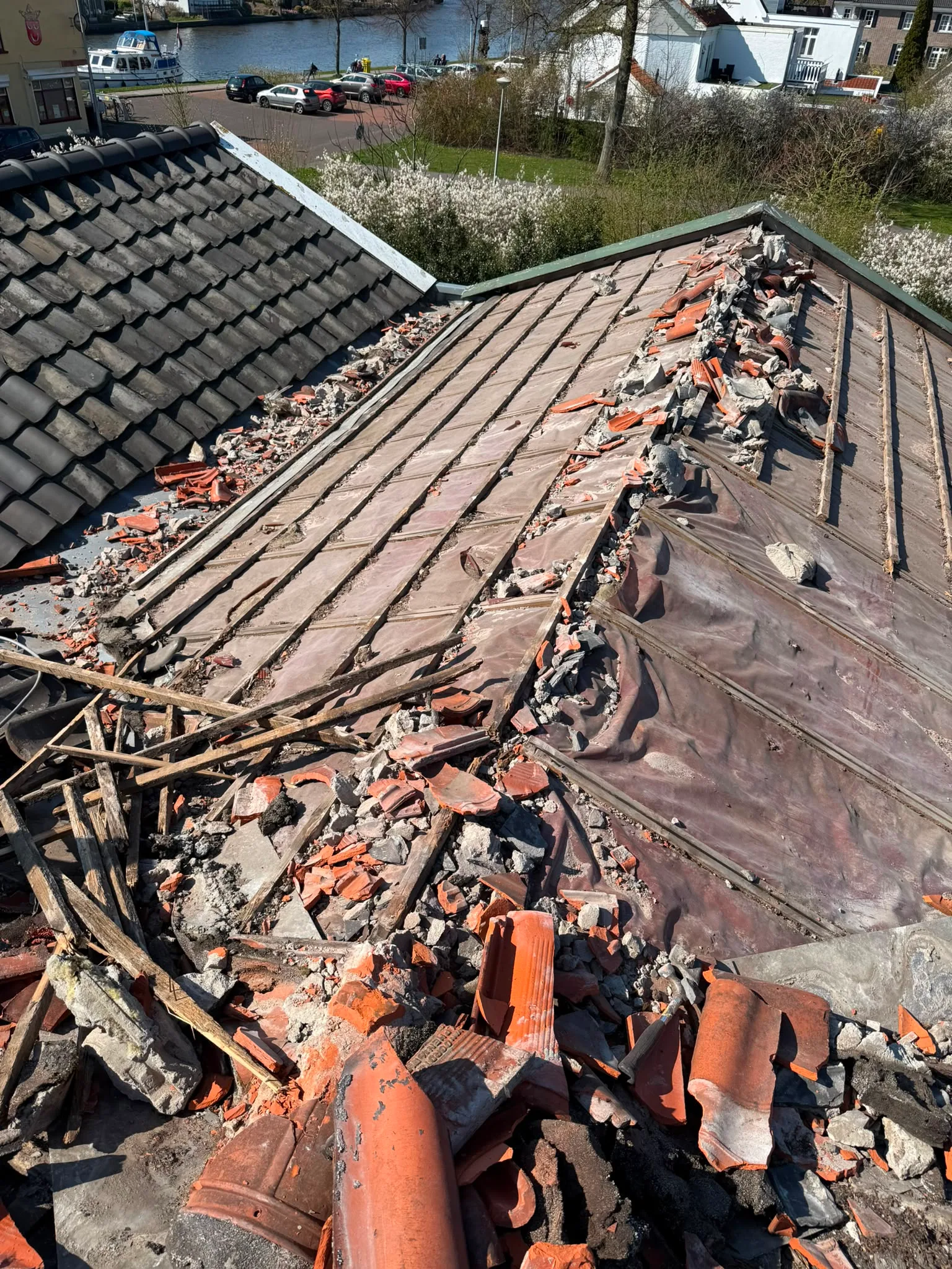 Dak renovatie met afbraak oude tegels